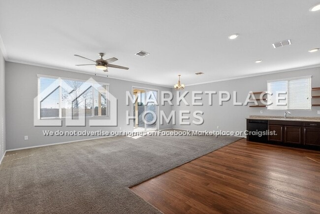 Building Photo - 5309 S 18th Pl