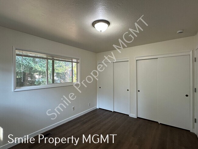 Building Photo - 1003 NE 175th Ave