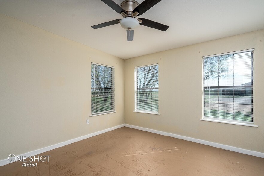 Building Photo - 542 McCartney Ln