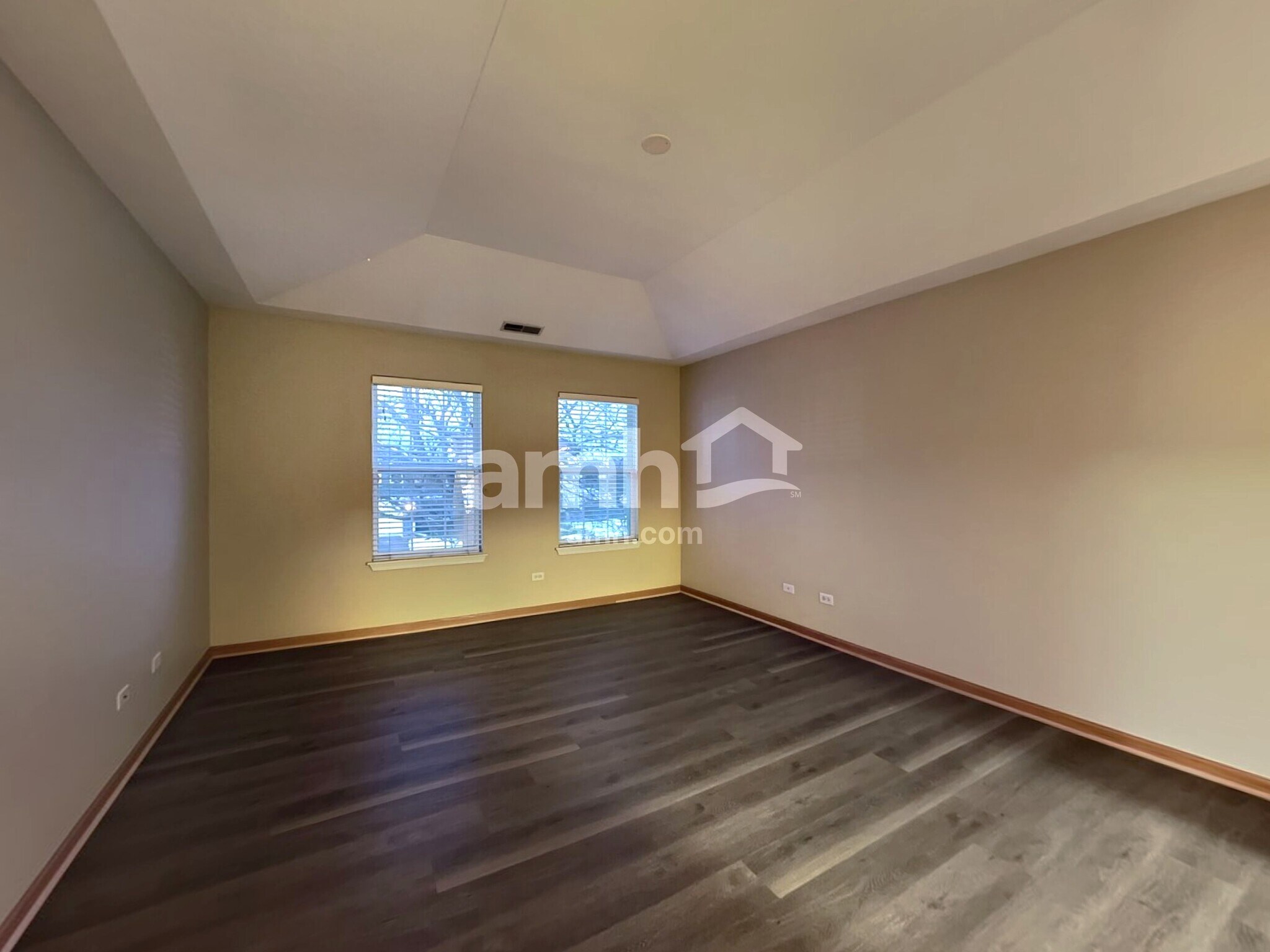 Building Photo - 20863 Brentwood Ct