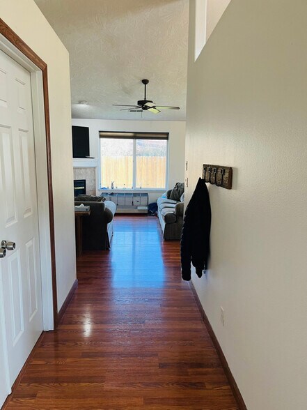 Building Photo - 1267 S 7th St