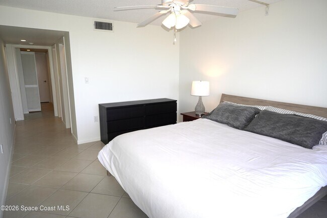 Building Photo - 1555 N Hwy A1A