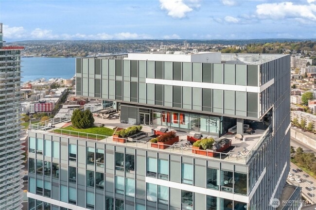 Building Photo - Seattle - Modern 1-Bedroom Condo with Stun...