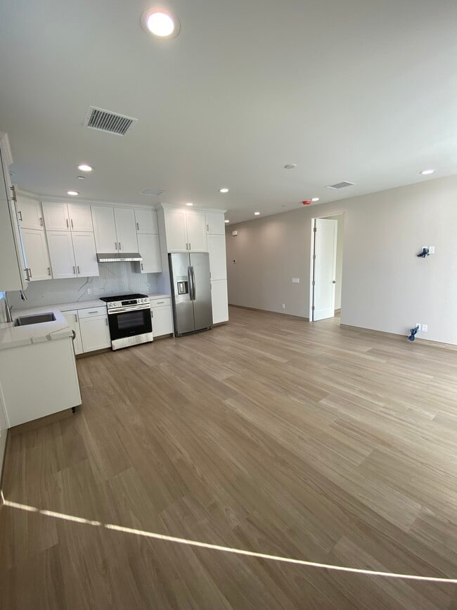 Building Photo - 3155-3152 E San Juan Rd