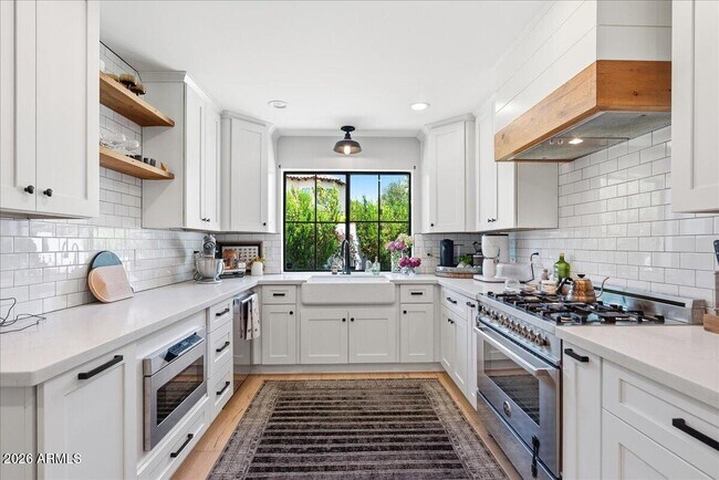 Building Photo - 4214 E Turney Ave