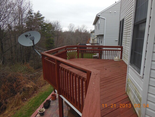Building Photo - "COMING SOON" Spacious 4 + 2.5 SFH + Renov...