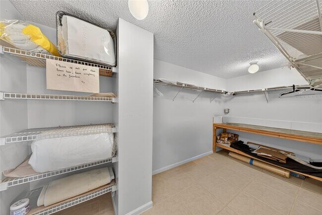 Building Photo - 800 Jeffery St