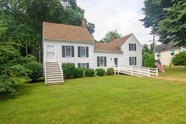 Primary Photo - 23613 Front St