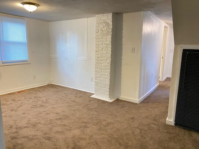 Building Photo - 1103 Fentress Rd