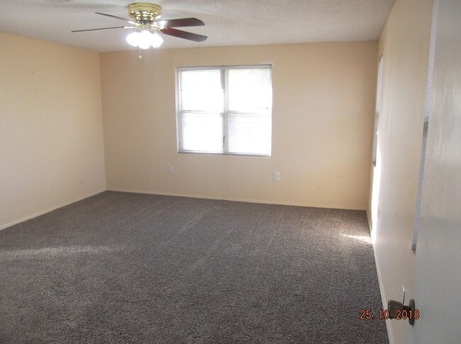 Building Photo - 904 W Hefner Rd
