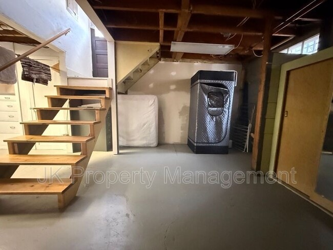 Building Photo - 2217 1st Ave S