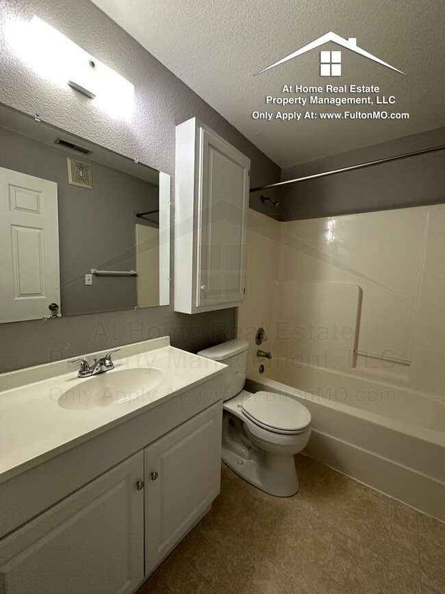 Building Photo - 999 Boulder Ct