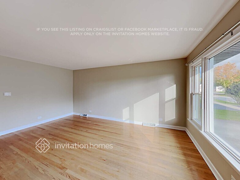 Building Photo - 6218 W 92nd St