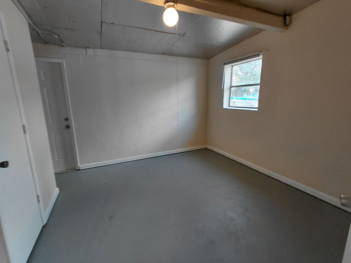 Building Photo - 2170-2172 Davis Court