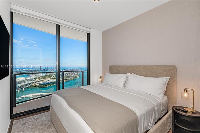 Building Photo - 398 NE 5th St