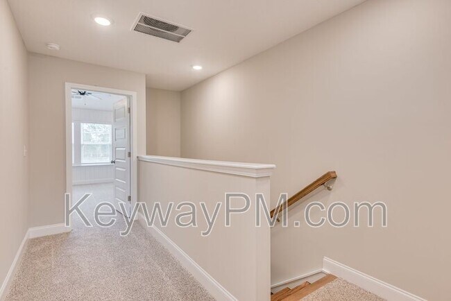 Building Photo - 2028 Denmark Ave SE