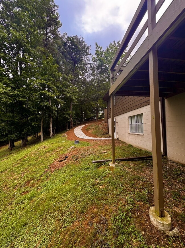 Building Photo - 15344 Dutchmans Dr