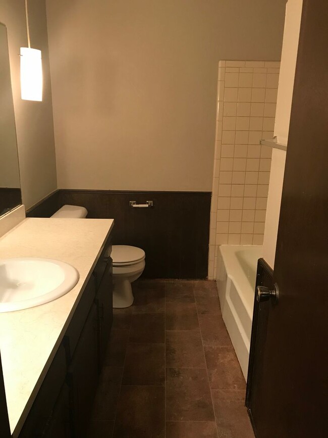 Building Photo - Edmond Home Ready for Occupancy