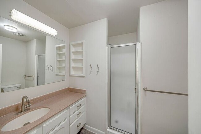 Building Photo - Charming 3-Bedroom Home Near CMU with Bonus Room