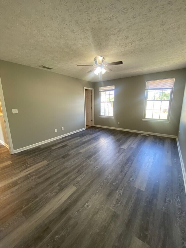 Building Photo - South Lafayette Modern and Spacious 4 Bed/...