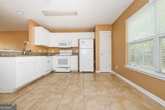 Building Photo - 203 London Dr