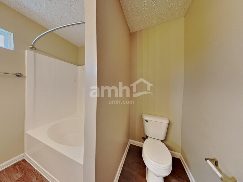 Building Photo - 6104 Lake Freeman Dr