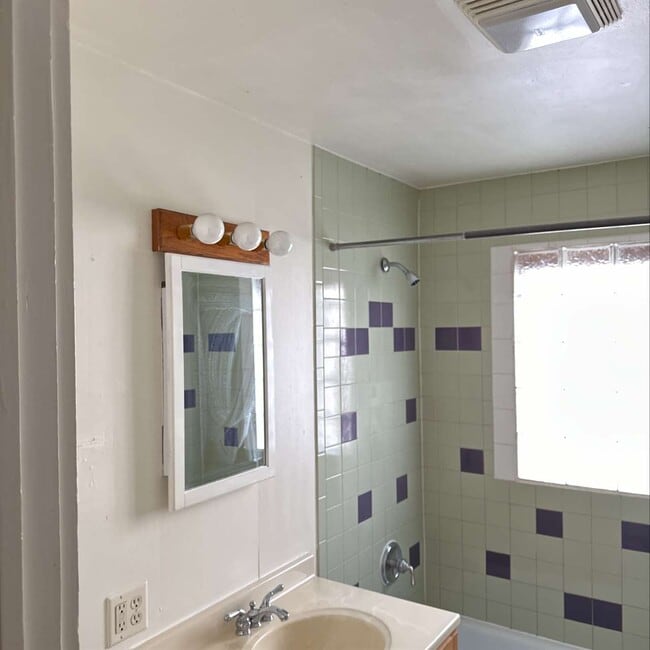 Building Photo - 45 E Simpson Ave