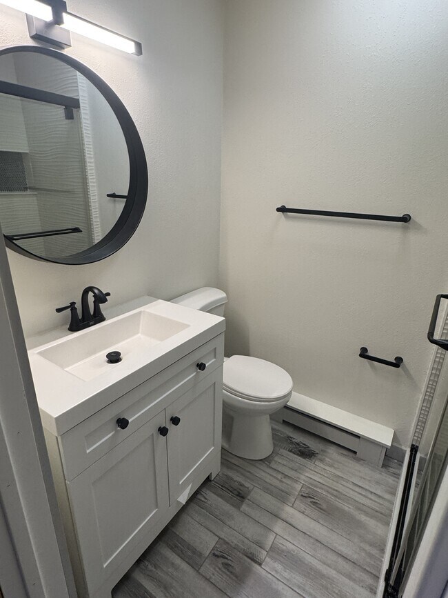 Building Photo - 2500 Kinnickinnick Rd