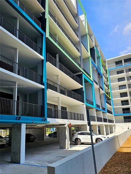 Building Photo - 4400 Sunrise Blvd