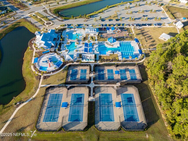 Building Photo - 210 Thistleton Wy