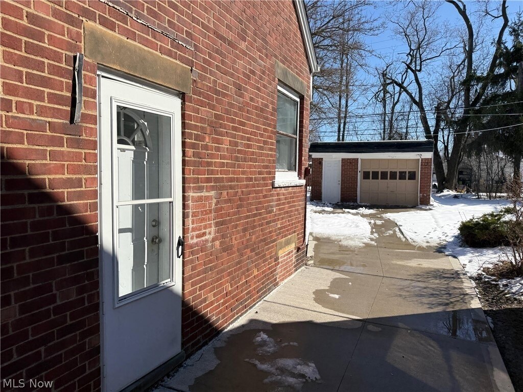 Building Photo - 5713 South Blvd