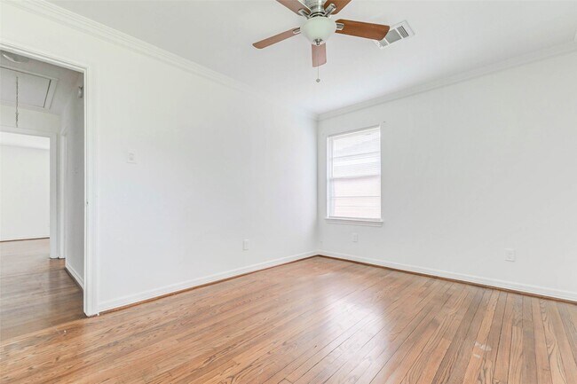 Building Photo - 230 Bizerte St