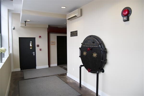 Building Photo - 21 Illinois St