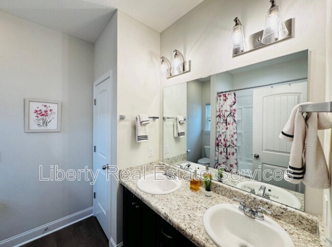 Building Photo - 342 Mcclelland Lp NE