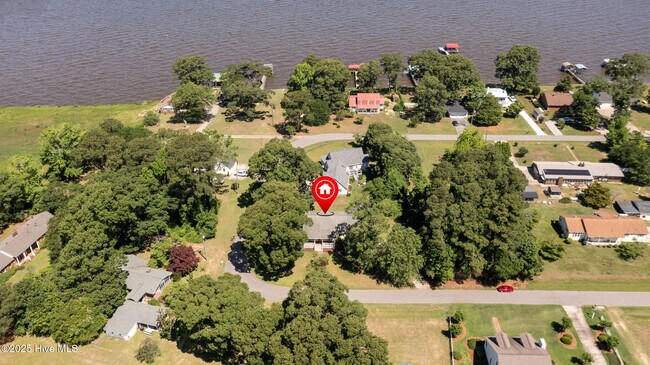 Building Photo - 592 Arnolds Beach Rd