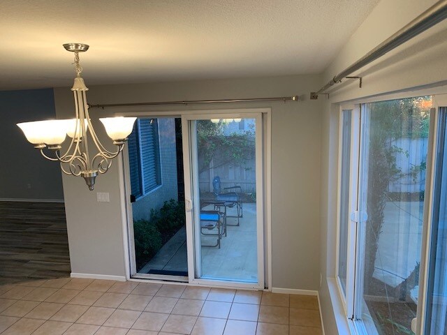 Building Photo - 1615 Carriage Cir