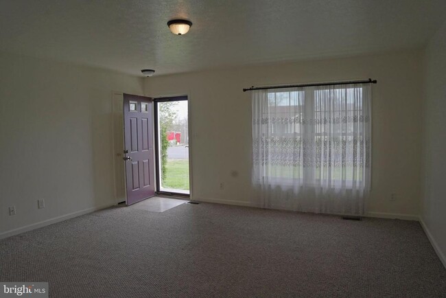 Building Photo - 122 Sinker Dr