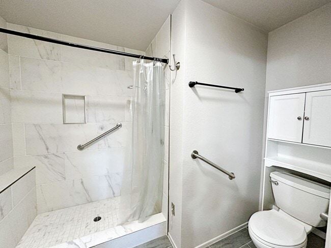 Building Photo - 1 MONTH FREE!!! 2 BEDROOM SINGLE STORY TOWNHOME 55+ COMMUNITY