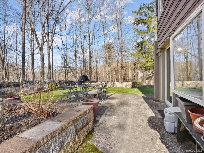 Building Photo - 290 Salem Rd