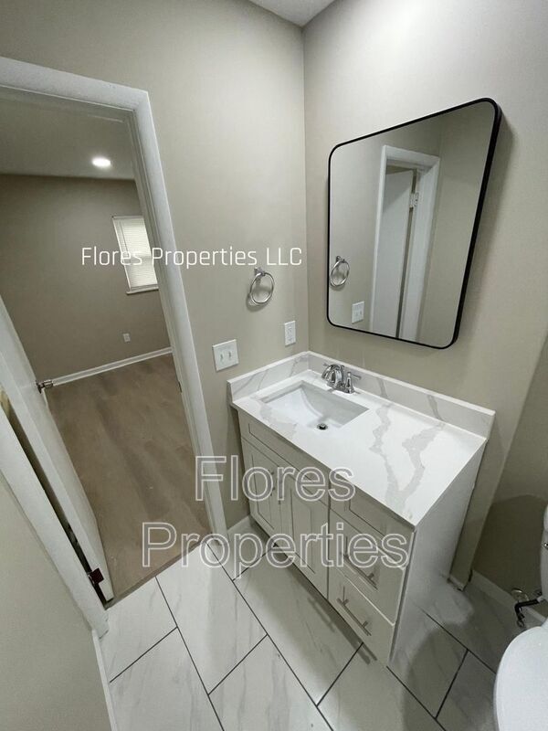 Building Photo - 2561 Milverton Way
