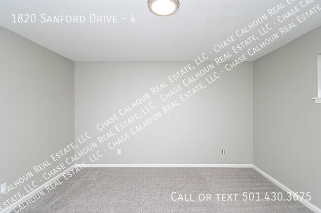 Building Photo - 1820 Sanford Dr