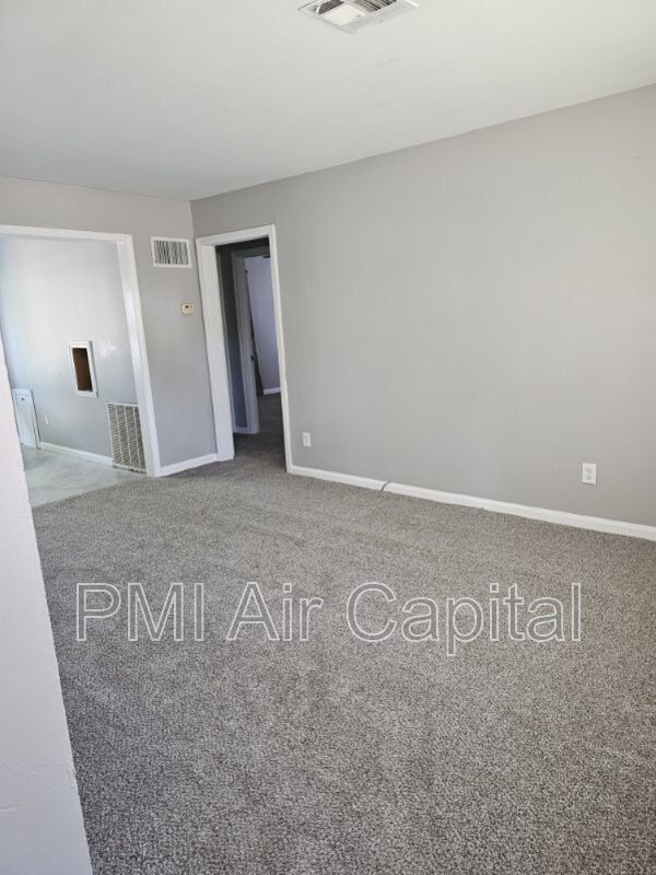 Building Photo - 812 N Estelle St