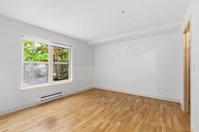 Building Photo - 1bd/1ba Seattle Condo