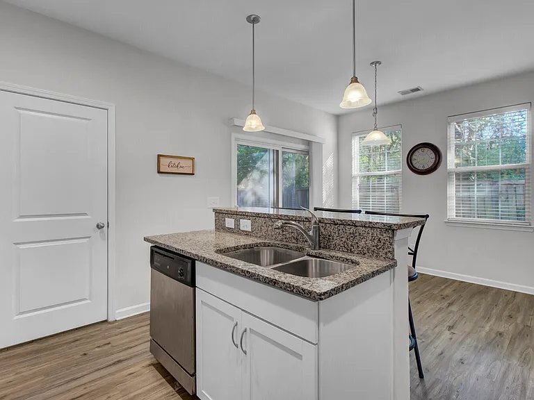 Building Photo - 1052 Lexi Ct