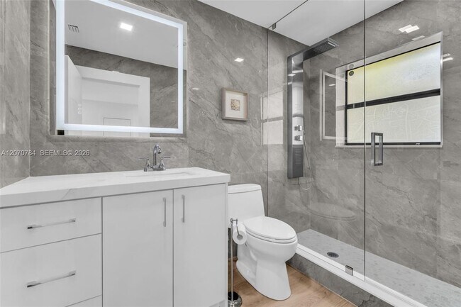 Building Photo - 16778 Willow Creek Dr