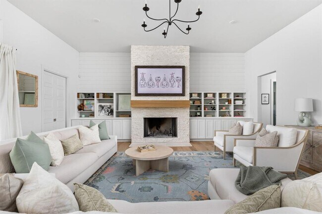 Building Photo - 613 Golden Bear Dr