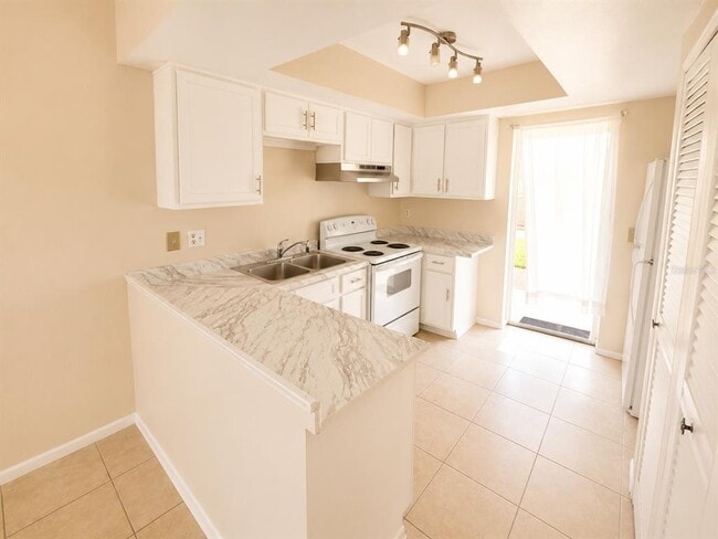 Building Photo - 29 W Country Cove Way