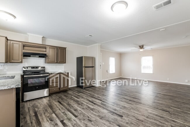 Building Photo - 11930 Greensbrook Forest Dr