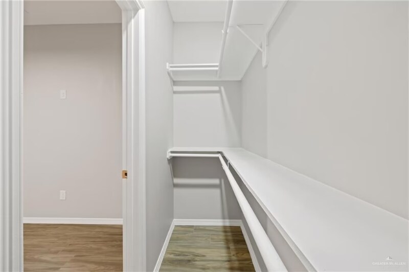 Building Photo - 89 E La Vista Ave