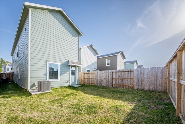 Building Photo - 21458 Carosella Dr